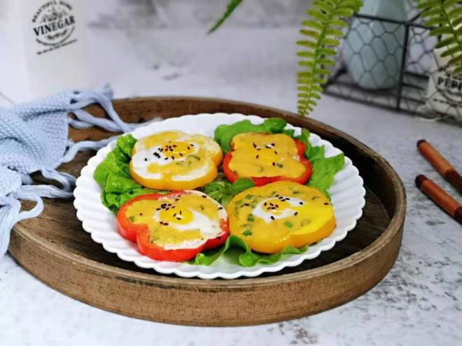 鸡蓉双蛋彩椒圈