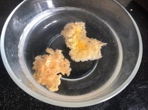 银耳用冷水泡发