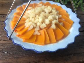 用万能夹取出锅