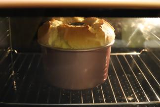 中空蛋糕的大爆头。