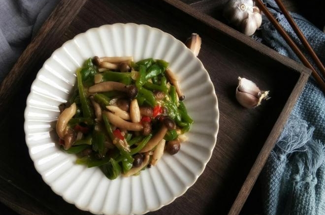 青椒海鲜菇