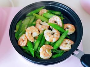 翻炒2分钟出锅。