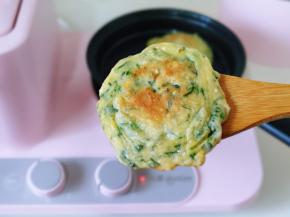 闻着好香呀！忍不住先吃一个。