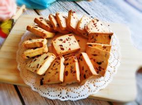 烤好完美出炉，酥脆美味太好吃了。