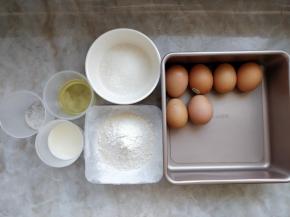 准备好各种食材。预热烤箱，上下火170度，10分钟。