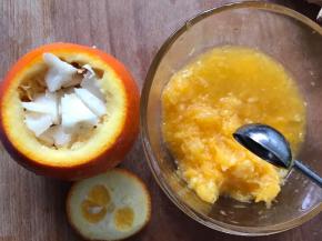 装入鲜橙皮内