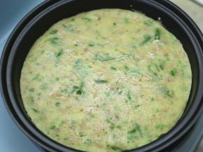 .一直煎到表面凝固。