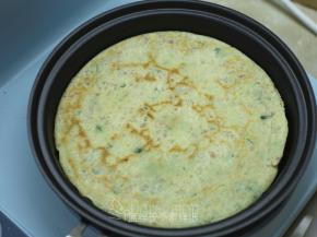 翻面后稍微煎个1分钟即可。