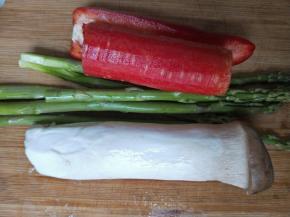 洗净并且处理掉皮，根！