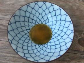 浓缩鸡汁用适量水稀释。