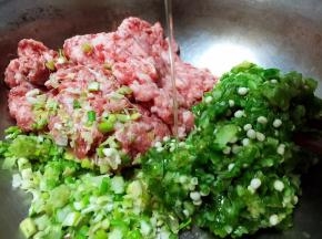 馅料中放入油