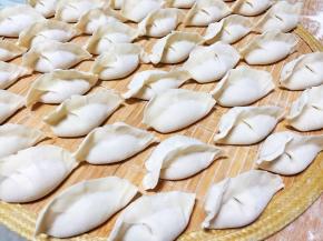 包到一半时锅中烧水