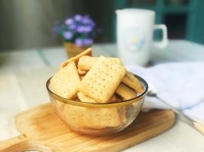 出炉凉透后食用。