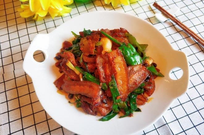 青蒜回锅肉