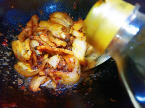 放生抽和料酒。