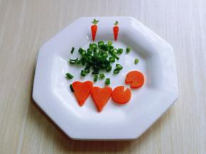 小葱只要叶子，切葱花，准备工作完成。