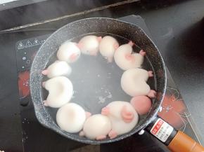 煮至汤圆浮起来再煮个三两分钟就可以盛出来了