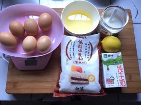 准备好材料，鸡蛋大概50克左右