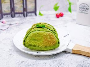 翡翠韭菜盒子，出锅啦！