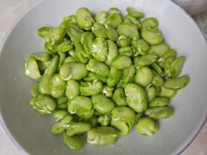 蚕豆洗干净！