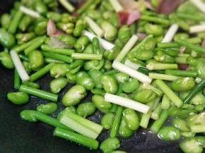 大火翻炒至变色！