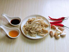 准备好其它食材。