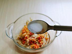 按个人口味加入盐。