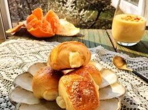 早餐搭配牛奶、咖啡，或酸奶麦片，奶香味十足美味又营养哦！