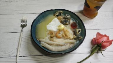 汤料等盛入米粉碗中即可