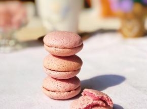 尝一口，外皮酥脆，里面软香。