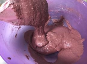 最后的面糊无干粉，较顺滑。