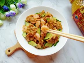 尝尝，虾仁滑嫩。