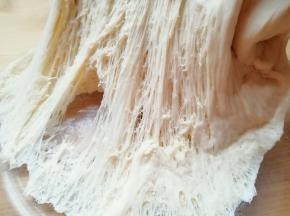 一个多小时以后，面团发酵好了。