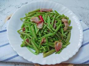 混合起来再翻炒几下就可以装盘开吃啦！