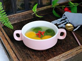 好吃又好看的黄绿色豆沙汤圆。