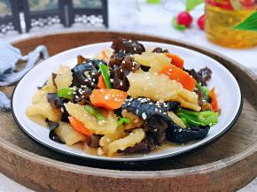 近看，上海特色小炒。