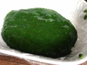 倒入一半的菠菜蛋白糊