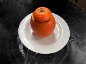 盖上盖子，放入锅中蒸10分钟