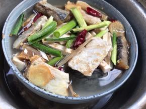 放入锅中蒸半小时