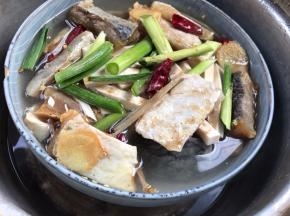 放入锅中蒸半小时