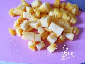 菠萝切小块