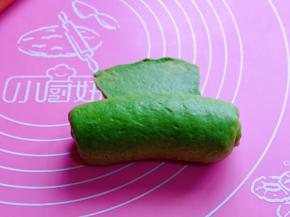 由上往下卷起来。