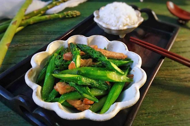 芦笋炒肉