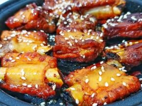 喜欢芝麻的可以在出锅前撒少许白芝麻。