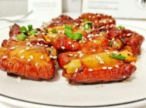 酸甜可口的糖醋排骨来了。