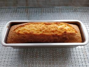 出炉后放在晾网上晾凉。