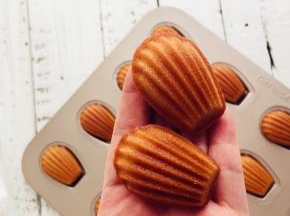 11、出炉立刻脱模，自然摊凉