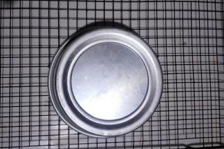 出炉后震动下倒扣放凉