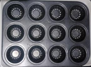 12连模具刷一层油