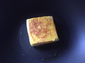 煎至两面金黄即可